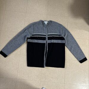 Women’s Gray and Black Cardigan Sweater